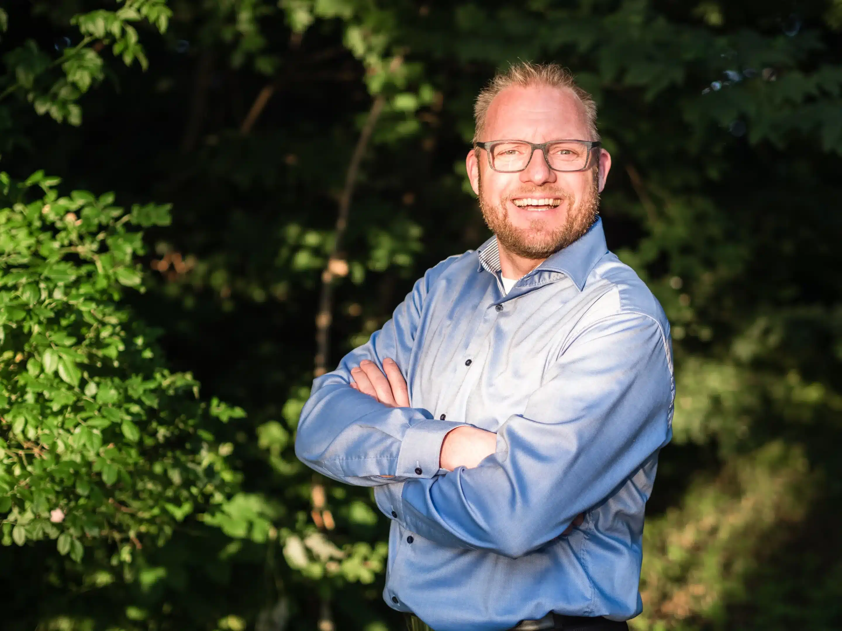 Niels Albrecht, Heilpraktiker für Psychotherapie in Neustadt in Holstein, im Freien, Querformat